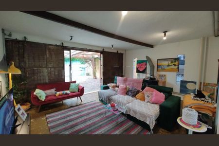 Casa à venda com 4 quartos, 550m² em Interlagos, São Paulo