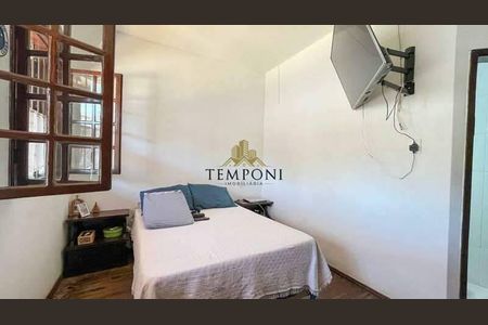 Casa à venda com 244m², 4 quartos e sem vaga