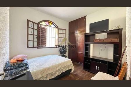 Casa à venda com 4 quartos, 244m² em Ouro Preto, Belo Horizonte