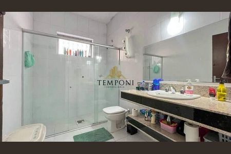 Casa à venda com 244m², 4 quartos e sem vaga