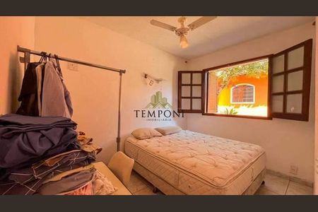 Casa à venda com 244m², 4 quartos e sem vaga