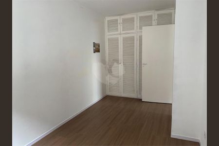Casa à venda com 3 quartos, 133m² em Vila Alexandria, São Paulo