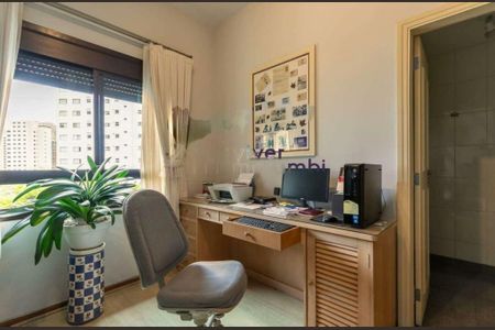 Apartamento à venda com 242m², 4 quartos e 4 vagas