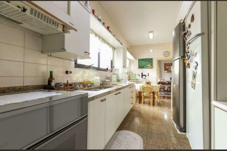 Apartamento à venda com 242m², 4 quartos e 4 vagas