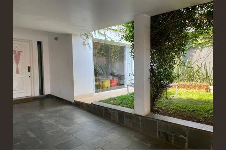 Casa à venda com 4 quartos, 245m² em Jardim Prudência, São Paulo