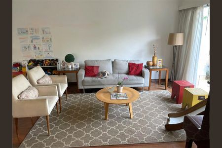 Casa à venda com 4 quartos, 245m² em Jardim Prudência, São Paulo