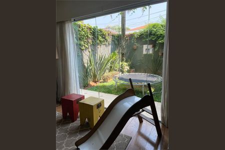 Casa à venda com 4 quartos, 245m² em Jardim Prudência, São Paulo