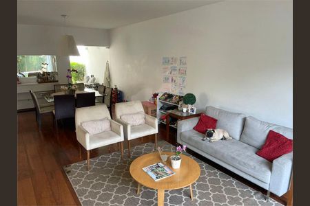 Casa à venda com 4 quartos, 245m² em Jardim Prudência, São Paulo