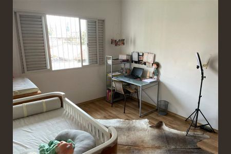 Casa à venda com 4 quartos, 245m² em Jardim Prudência, São Paulo