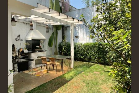 Casa à venda com 4 quartos, 245m² em Jardim Prudência, São Paulo