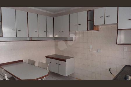 Casa à venda com 3 quartos, 226m² em Vila Curuçá, Santo André