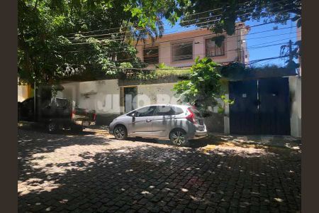 Casa à venda com 669m², 4 quartos e 3 vagas