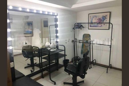 Casa à venda com 669m², 4 quartos e 3 vagas