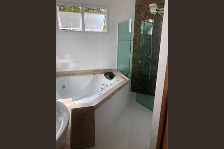Casa à venda com 3 quartos, 235m² em Parque Novo Oratório, Santo André