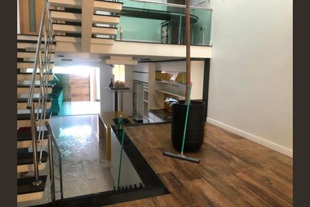 Casa à venda com 3 quartos, 235m² em Parque Novo Oratório, Santo André