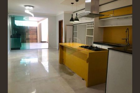 Casa à venda com 3 quartos, 235m² em Parque Novo Oratório, Santo André