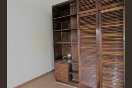 Casa à venda com 3 quartos, 250m² em Jardim Santo Amaro, São Paulo