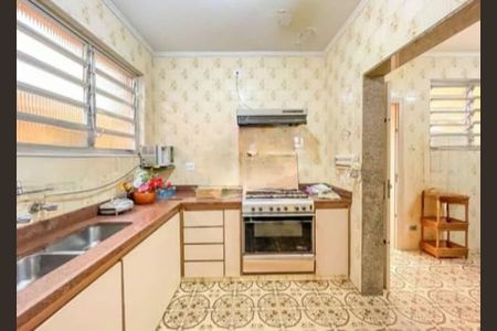 Casa à venda com 3 quartos, 290m² em Vila Regente Feijó, São Paulo