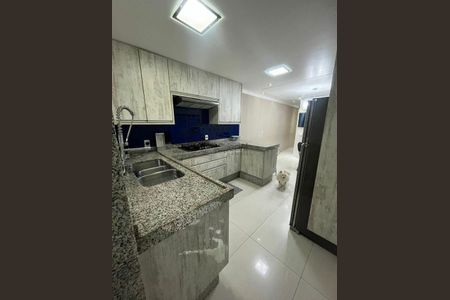Casa à venda com 150m², 3 quartos e 4 vagas