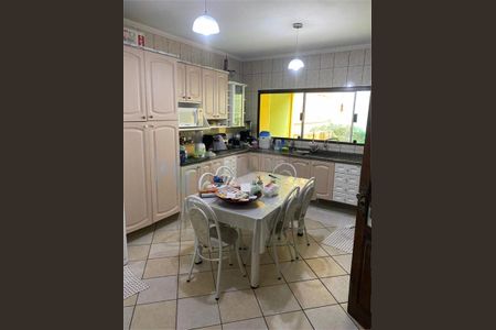 Casa à venda com 4 quartos, 150m² em Vila Dalila, São Paulo