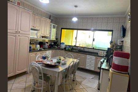 Casa à venda com 4 quartos, 150m² em Vila Dalila, São Paulo