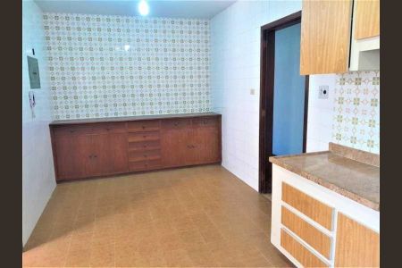 Apartamento à venda com 181m², 4 quartos e 2 vagas
