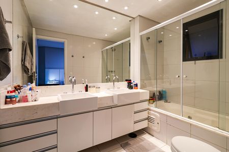 Apartamento à venda com 170m², 3 quartos e 4 vagas