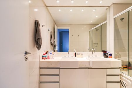Apartamento à venda com 170m², 3 quartos e 4 vagas
