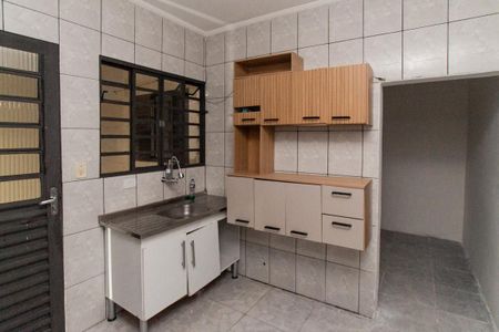 Cozinha de casa de condomínio para alugar com 1 quarto, 33m² em Parque Vitoria, São Paulo