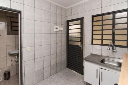 Cozinha de casa de condomínio para alugar com 1 quarto, 33m² em Parque Vitoria, São Paulo