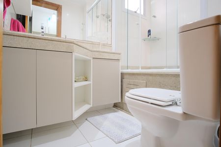 Apartamento para alugar com 180m², 4 quartos e 3 vagasBanheiro da Suíte 1