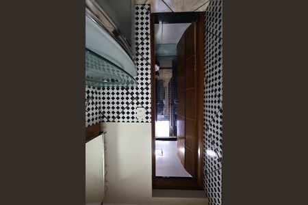 Apartamento à venda com 55m², 2 quartos e 1 vaga Apartamento à venda com 55m², 2 quartos e 1 vagaBanheiro