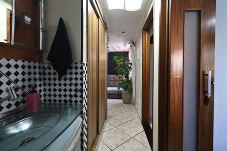 Apartamento à venda com 55m², 2 quartos e 1 vaga Apartamento à venda com 55m², 2 quartos e 1 vagaBanheiro