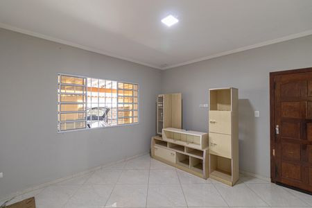 Casa para alugar com 128m², 3 quartos e 2 vagasSala
