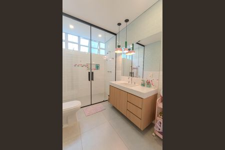 Apartamento à venda com 240m², 4 quartos e 1 vaga Apartamento à venda com 240m², 4 quartos e 1 vagaBanheiro