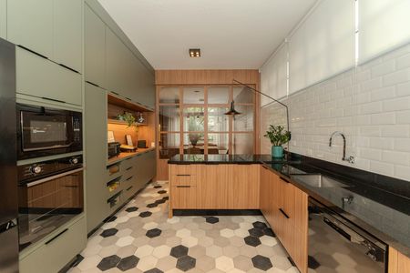 Apartamento à venda com 240m², 4 quartos e 1 vaga Apartamento à venda com 240m², 4 quartos e 1 vagaCozinha