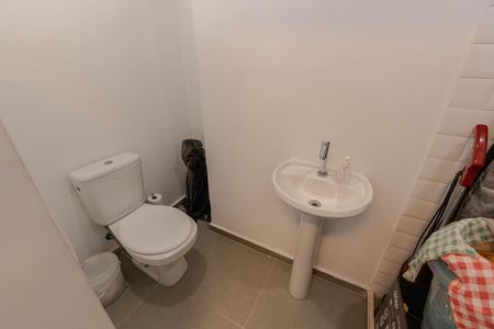 Apartamento à venda com 240m², 4 quartos e 1 vaga Apartamento à venda com 240m², 4 quartos e 1 vagaBanheiro de serviço
