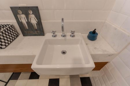 Apartamento à venda com 240m², 4 quartos e 1 vaga Apartamento à venda com 240m², 4 quartos e 1 vagaBanheiro da Suíte 1