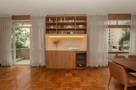 Apartamento à venda com 240m², 4 quartos e 1 vaga Apartamento à venda com 240m², 4 quartos e 1 vagaSala