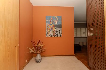 Apartamento à venda com 240m², 4 quartos e 1 vaga Apartamento à venda com 240m², 4 quartos e 1 vagaHall