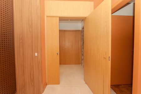 Apartamento à venda com 240m², 4 quartos e 1 vaga Apartamento à venda com 240m², 4 quartos e 1 vagaHall