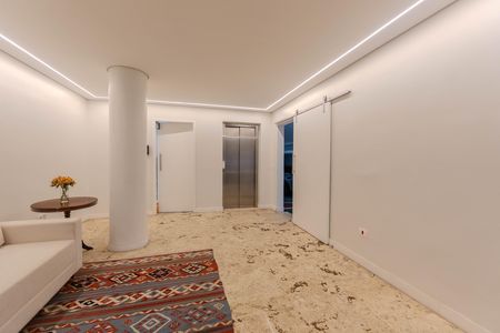 Apartamento à venda com 240m², 4 quartos e 1 vaga Apartamento à venda com 240m², 4 quartos e 1 vagaHall de entrada