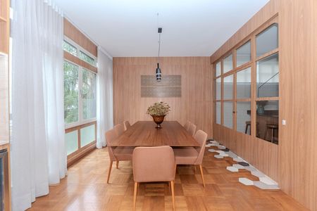 Apartamento à venda com 240m², 4 quartos e 1 vaga Apartamento à venda com 240m², 4 quartos e 1 vagaSala