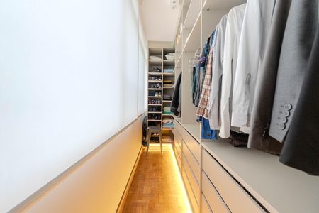 Apartamento à venda com 240m², 4 quartos e 1 vaga