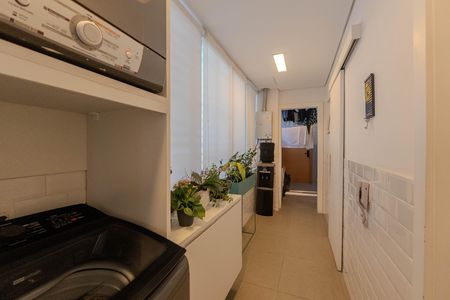 Apartamento à venda com 240m², 4 quartos e 1 vaga Apartamento à venda com 240m², 4 quartos e 1 vagaÁrea de Serviço