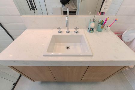 Apartamento à venda com 240m², 4 quartos e 1 vaga Apartamento à venda com 240m², 4 quartos e 1 vagaBanheiro