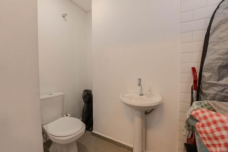 Apartamento à venda com 240m², 4 quartos e 1 vaga Apartamento à venda com 240m², 4 quartos e 1 vagaBanheiro de serviço