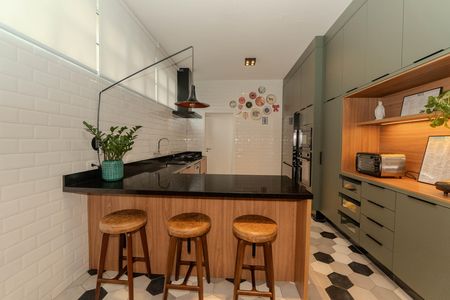 Apartamento à venda com 240m², 4 quartos e 1 vaga Apartamento à venda com 240m², 4 quartos e 1 vagaCozinha