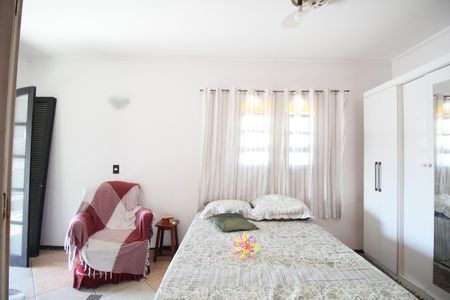 Casa à venda com 250m², 4 quartos e 2 vagassuíte 