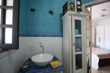 Casa à venda com 250m², 4 quartos e 2 vagasBanheiro